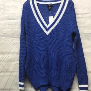 Hooked Up by I.O.T Tennis sweater blue and white